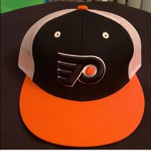 Mitchell & Ness Philadelphia Flyers Hat.